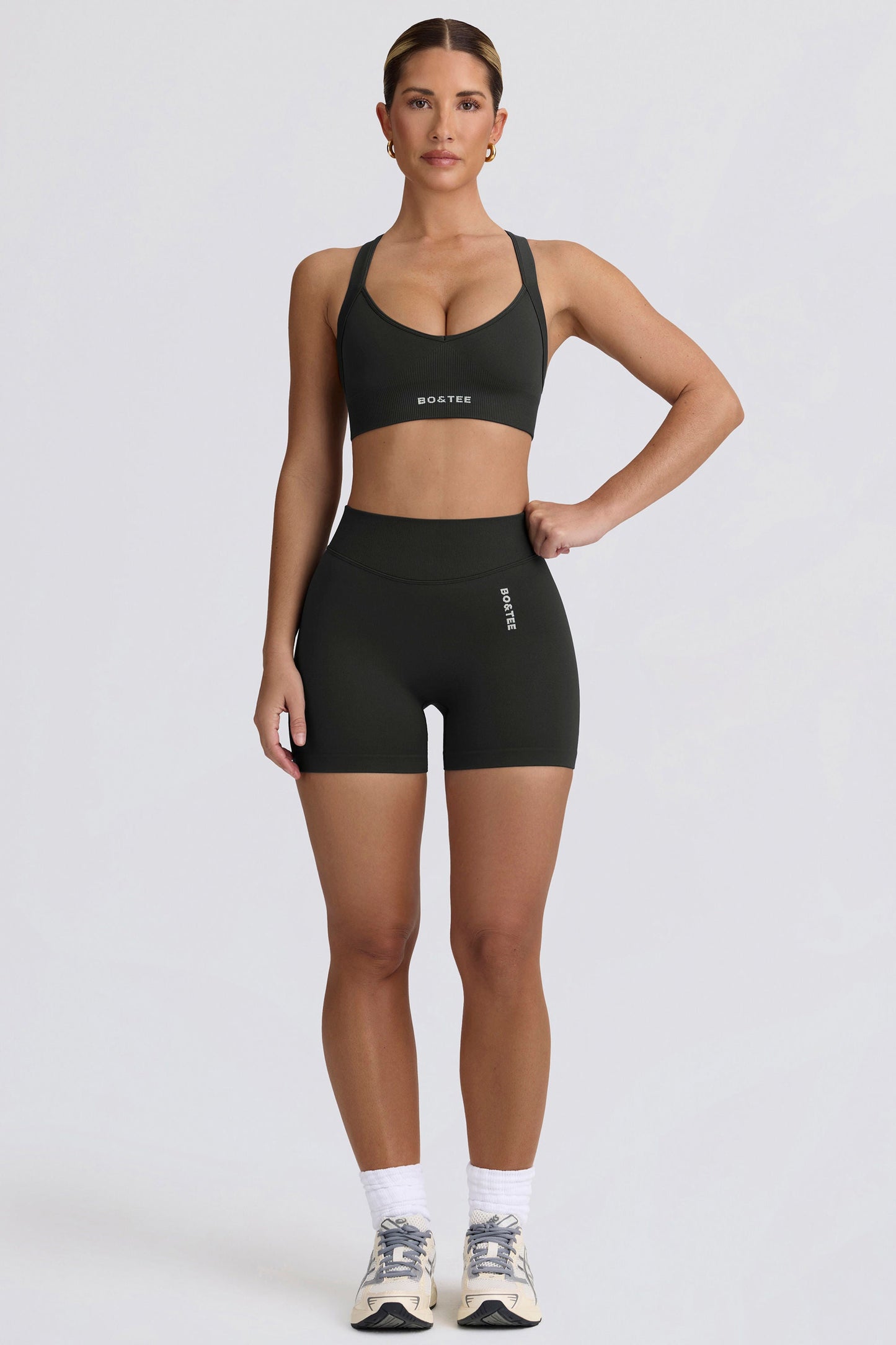 Super Sculpt Seamless Cross-Back Sports Bra in Ash