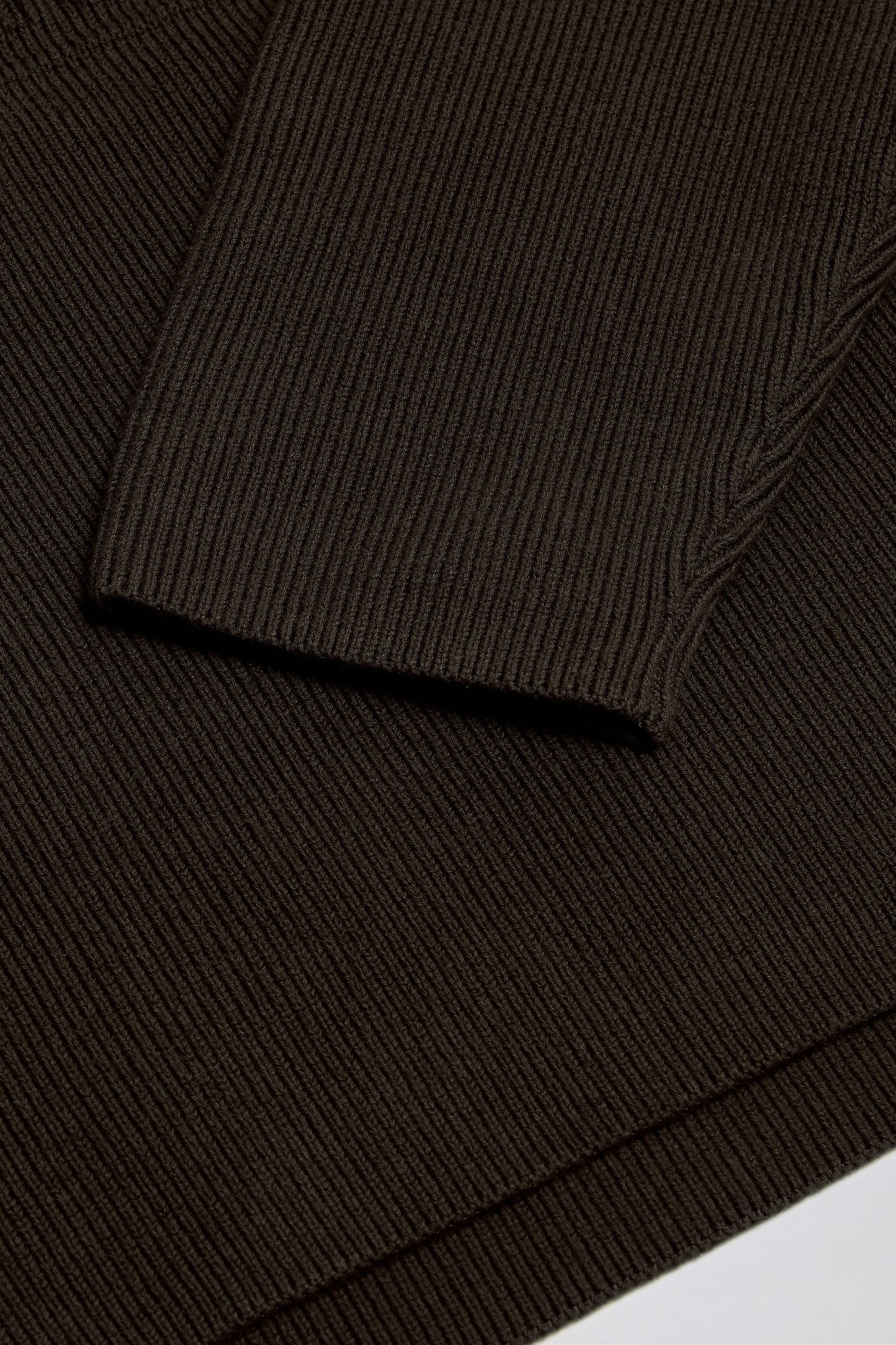 Ribbed-Knit Oversized Hoodie in Pecan