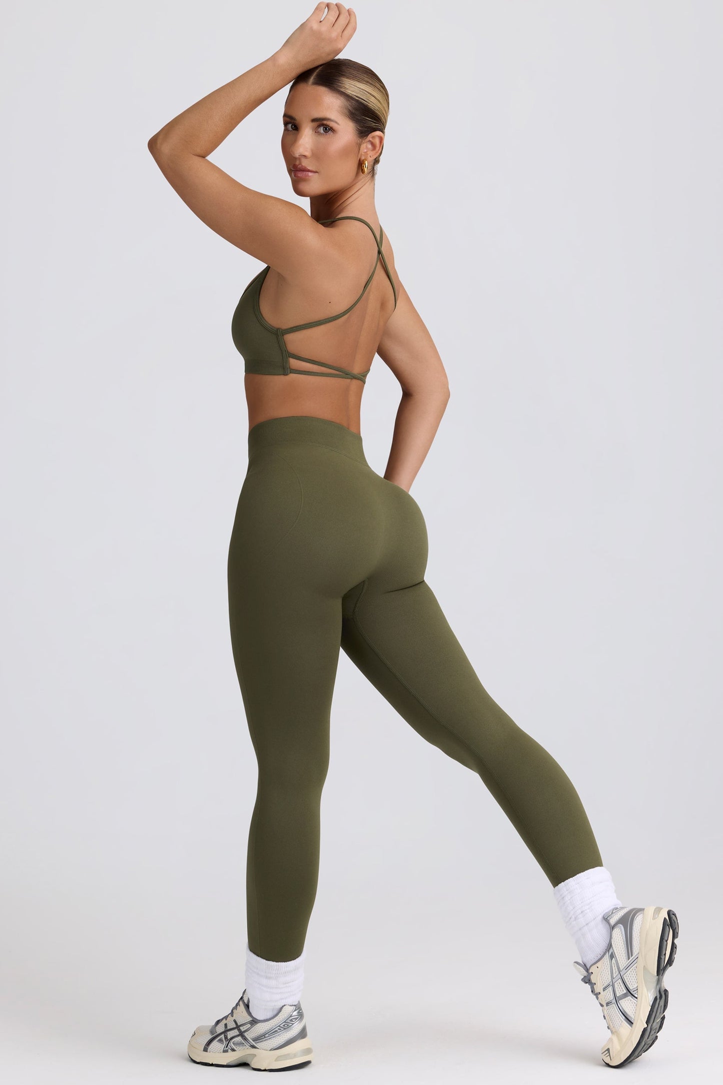Super Sculpt Seamless Backless Sports Bra in Light Green