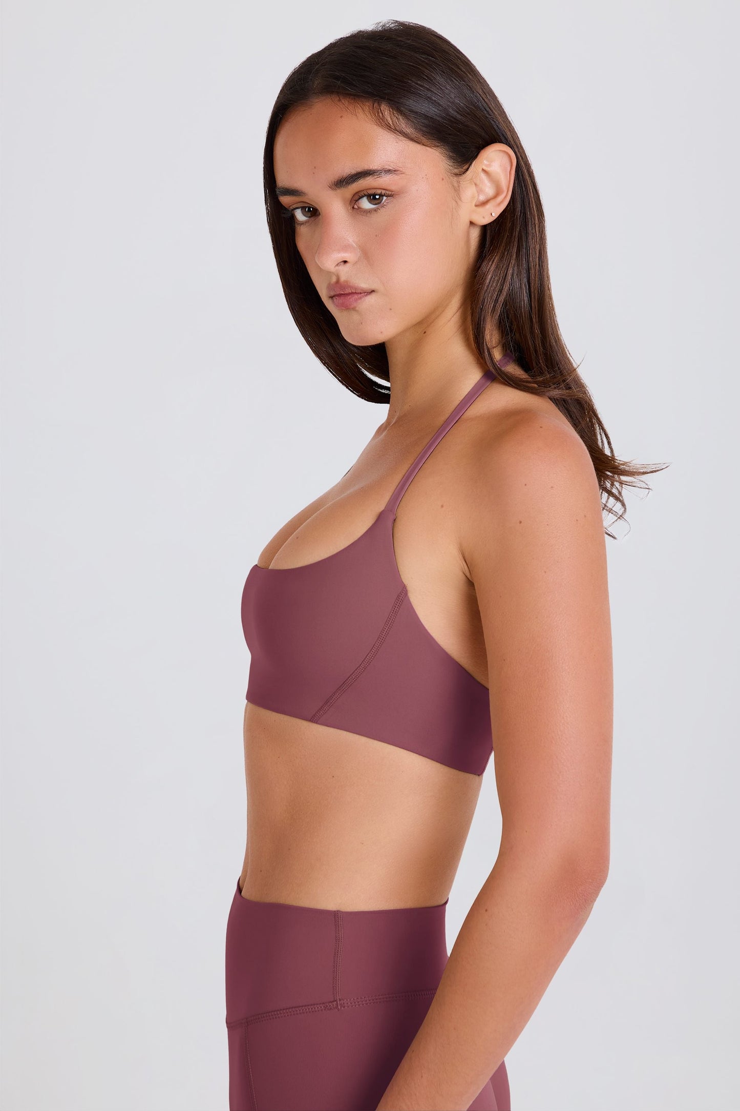 Scoop-Neck Halterneck Sports Bra in Acai