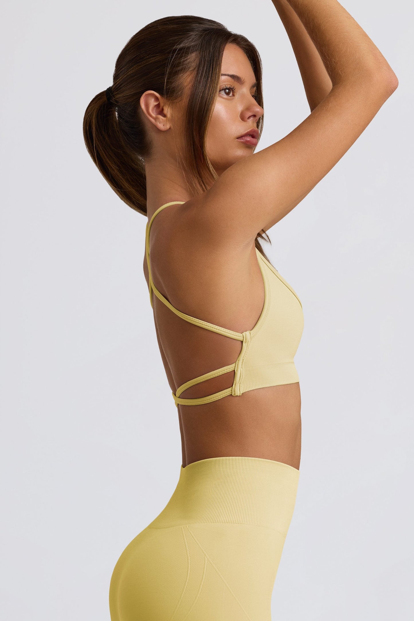 Super Sculpt Seamless Backless Sports Bra in Butter Yellow